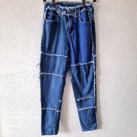 SHEIN Denim - SHEIN Raw Trim Panel Boyfriend Jeans